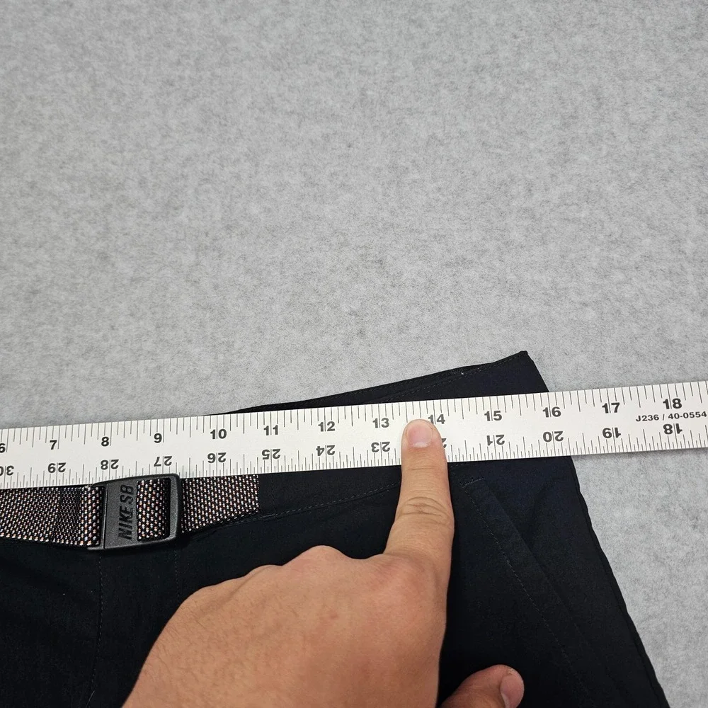 Nike SB‎ Mens Size 30 Skateboarding Black Shorts Lightweight Belted